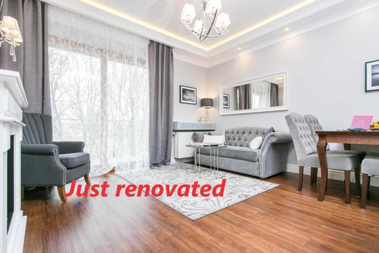 Executive 2-Bedroom Apartment Krasków Εξωτερικό φωτογραφία