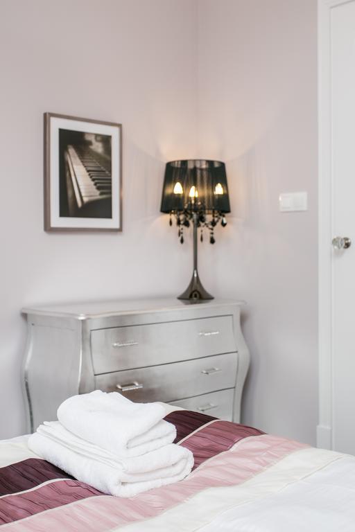 Executive 2-Bedroom Apartment Krasków Εξωτερικό φωτογραφία