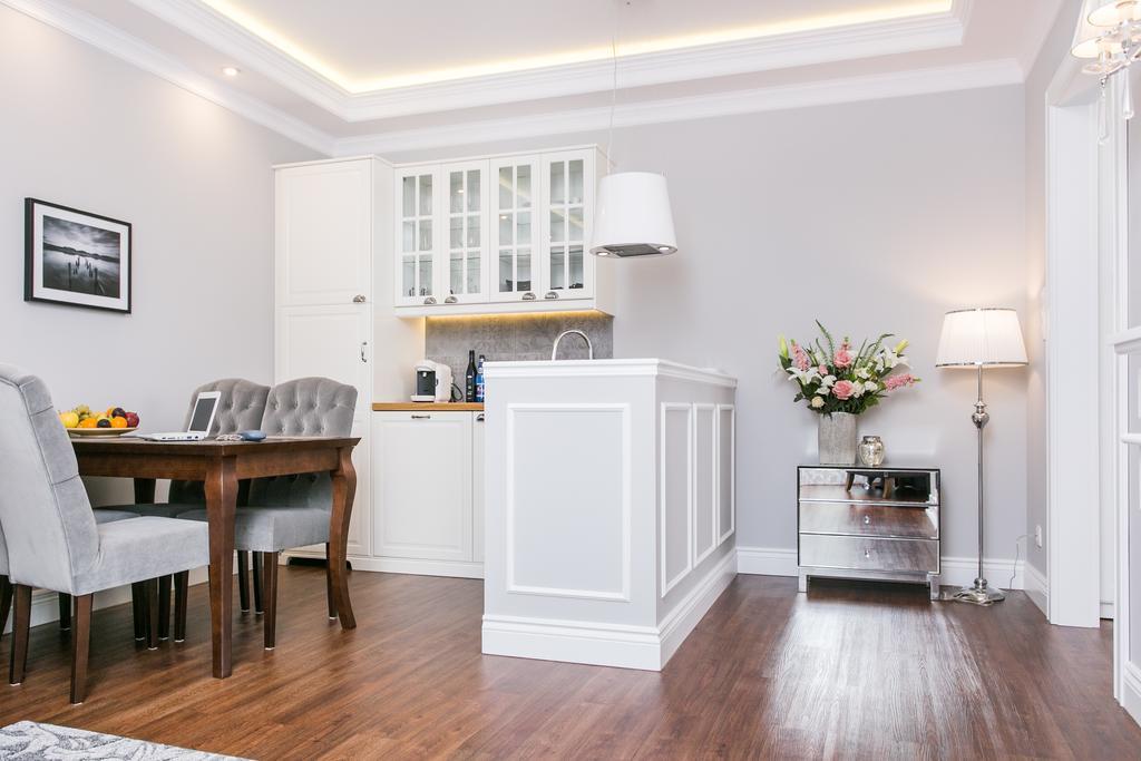 Executive 2-Bedroom Apartment Krasków Εξωτερικό φωτογραφία