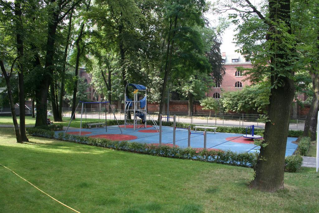 Executive 2-Bedroom Apartment Krasków Εξωτερικό φωτογραφία